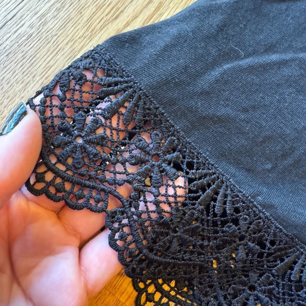 GAP Black Lace Trim Tank Top Hemp Blend Size Small - Picture 3 of 7